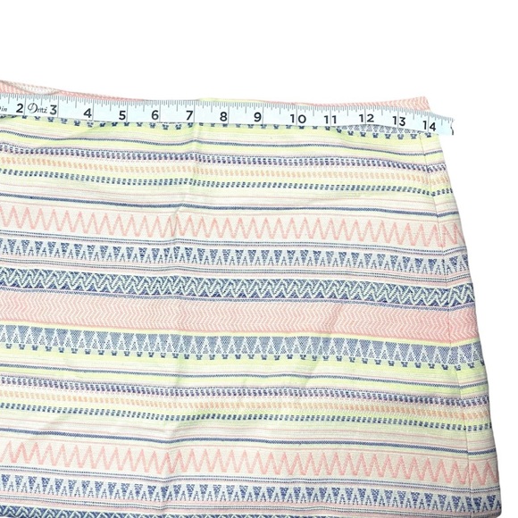 Ann Taylor LOFT Chic Wiggle Line design size 0 - Picture 5 of 5